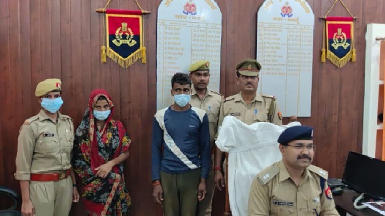 पत्नी बना रही थी प्रेमी से संबंध, बगल में लेटा था पति और फिर क्या हुआ कि मर्डर तक हो गया पत्नी बना रही थी प्रेमी से संबंध, बगल में लेटा था पति और फिर क्या हुआ कि मर्डर तक हो गया