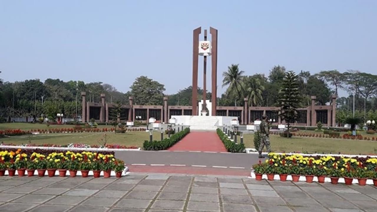 ছদ্মবেশে অনুপ্রবেশের চেষ্টা, ফোর্টেউইলিয়ামে ঢোকার ছক বানচাল করল নিরাপত্তাকর্মী 