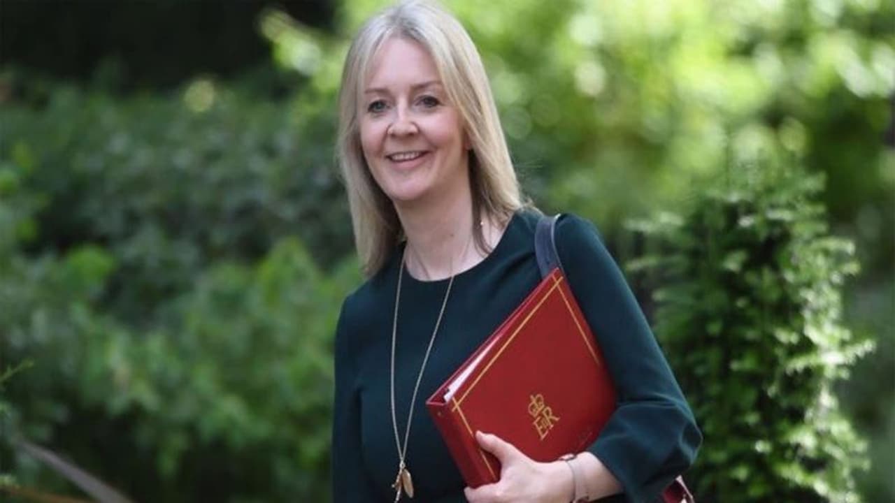 जानें कितनी पढ़ी लिखी हैं ब्रिटेन की नई पीएम Liz Truss, कॉलेज में स्टूडेंट पॉलिटिक्स में एक्टिव रहीं जानें कितनी पढ़ी लिखी हैं ब्रिटेन की नई पीएम Liz Truss, कॉलेज में स्टूडेंट पॉलिटिक्स में एक्टिव रहीं