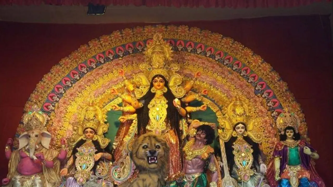 ৮৩তম গৌরবময় দুর্গোৎসবের উদ্বোধনী অনুষ্ঠানের প্রস্তুতিতে ব্যস্ত হরি ঘোষ স্ট্রিট সার্বজনীন ৮৩তম গৌরবময় দুর্গোৎসবের উদ্বোধনী অনুষ্ঠানের প্রস্তুতিতে ব্যস্ত হরি ঘোষ স্ট্রিট সার্বজনীন