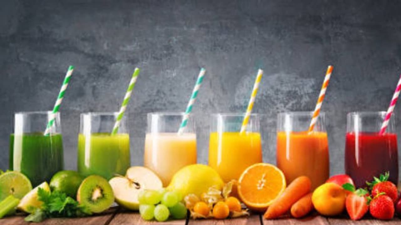 കഞ്ചാവ് ചെടിയുടെ കുരു ഉപയോഗിച്ച് ഷെയ്ക്ക്; കോഴിക്കോട് ഗുജറാത്തി സ്ട്രീറ്റില് പരിശോധന, കേസ് കഞ്ചാവ് ചെടിയുടെ കുരു ഉപയോഗിച്ച് ഷെയ്ക്ക്; കോഴിക്കോട് ഗുജറാത്തി സ്ട്രീറ്റില് പരിശോധന, കേസ്