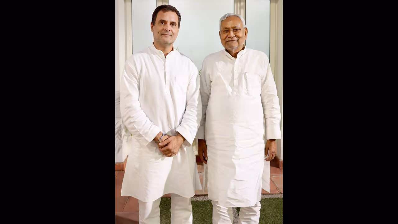 అపోజిషన్ మిషన్: రాహల్ గాంధీని కలిసిన నితీష్ కుమార్.. కేజ్రీవాల్ నెక్స్ట్ అపోజిషన్ మిషన్: రాహల్ గాంధీని కలిసిన నితీష్ కుమార్.. కేజ్రీవాల్ నెక్స్ట్