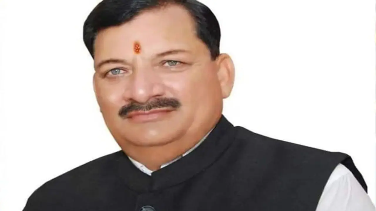 लखीमपुर के गोला से 5 बार विधायक रहे अरविंद गिरी का हार्ट अटैक से निधन, BJP को लगा बड़ा झटका लखीमपुर के गोला से 5 बार विधायक रहे अरविंद गिरी का हार्ट अटैक से निधन, BJP को लगा बड़ा झटका