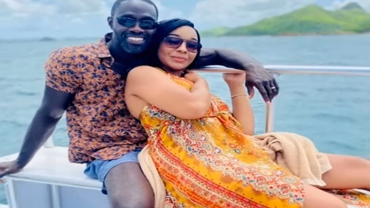 एयरपोर्ट पर मुलाकात हनीमून पर बच्चा, पढ़ें इस कपल की फिल्मी लव स्टोरी