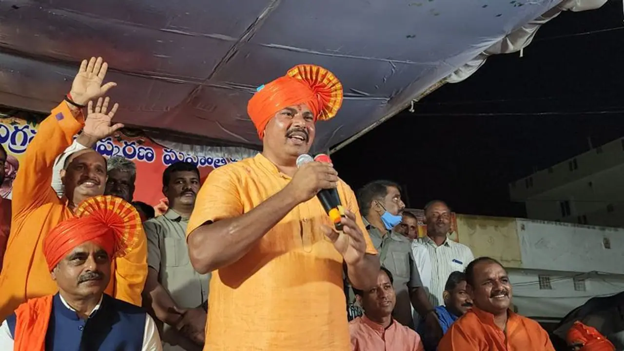 హిందూ ధర్మం కోసం తూటాలకైనా ఎదురెళ్తా : పోలీసులు కేసు పెట్టడంపై రాజాసింగ్ వ్యాఖ్యలు హిందూ ధర్మం కోసం తూటాలకైనా ఎదురెళ్తా : పోలీసులు కేసు పెట్టడంపై రాజాసింగ్ వ్యాఖ్యలు