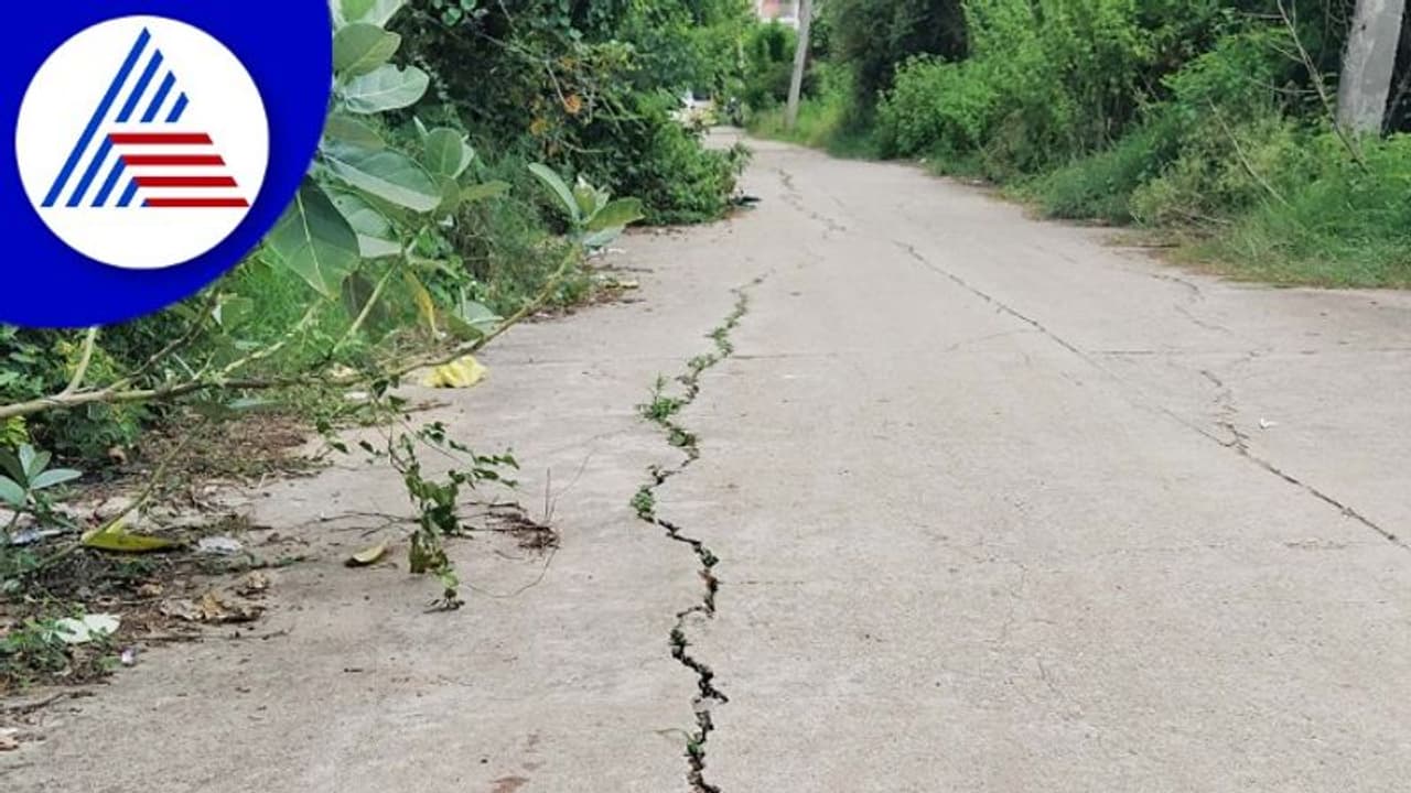 ಕಳಪೆ ಕಾಮಗಾರಿ: ಮಣ್ಣು ಪರೀಕ್ಷೆ ಮಾಡದೆ ಎರೆ ಮಣ್ಣಿಗೆ ಕಾಂಕ್ರಿಟ್! ಕಳಪೆ ಕಾಮಗಾರಿ: ಮಣ್ಣು ಪರೀಕ್ಷೆ ಮಾಡದೆ ಎರೆ ಮಣ್ಣಿಗೆ ಕಾಂಕ್ರಿಟ್!