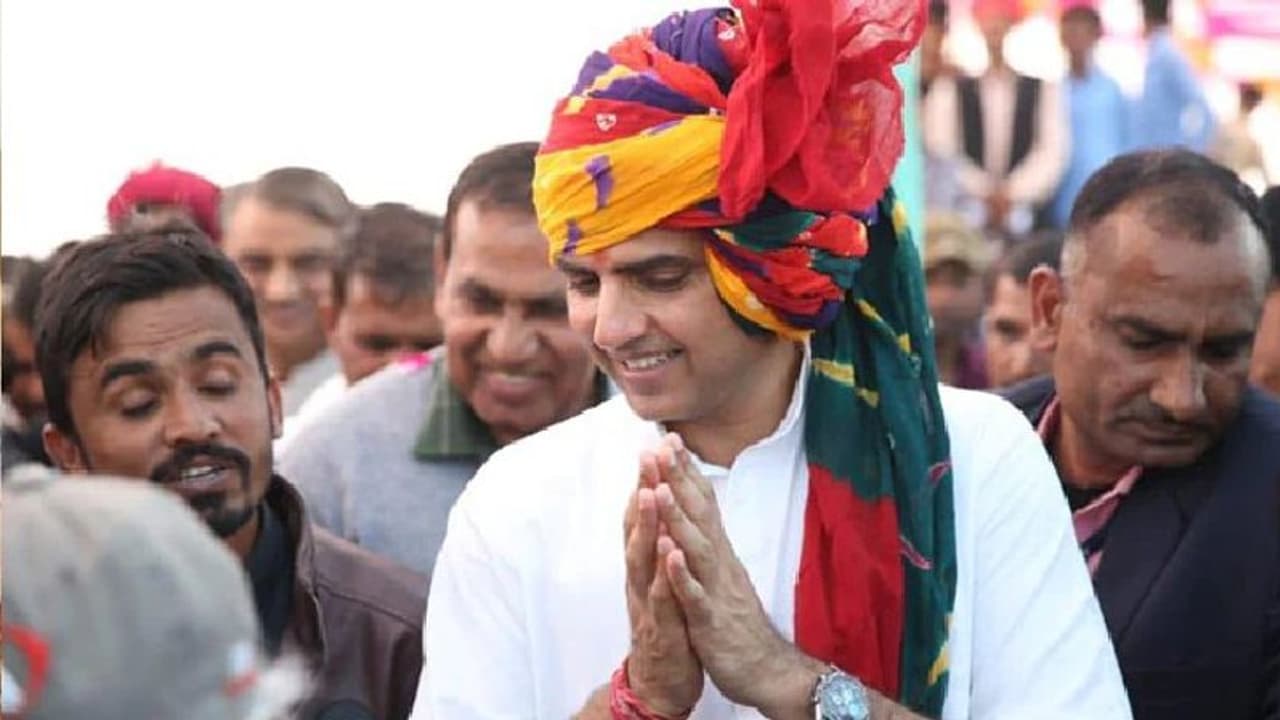 Twitter पर नंबर एक पर ट्रेंड हुआ 'सचिन संग राजस्थान', निकाले जा रहे हैं कई सियासी मायने Twitter पर नंबर एक पर ट्रेंड हुआ 'सचिन संग राजस्थान', निकाले जा रहे हैं कई सियासी मायने