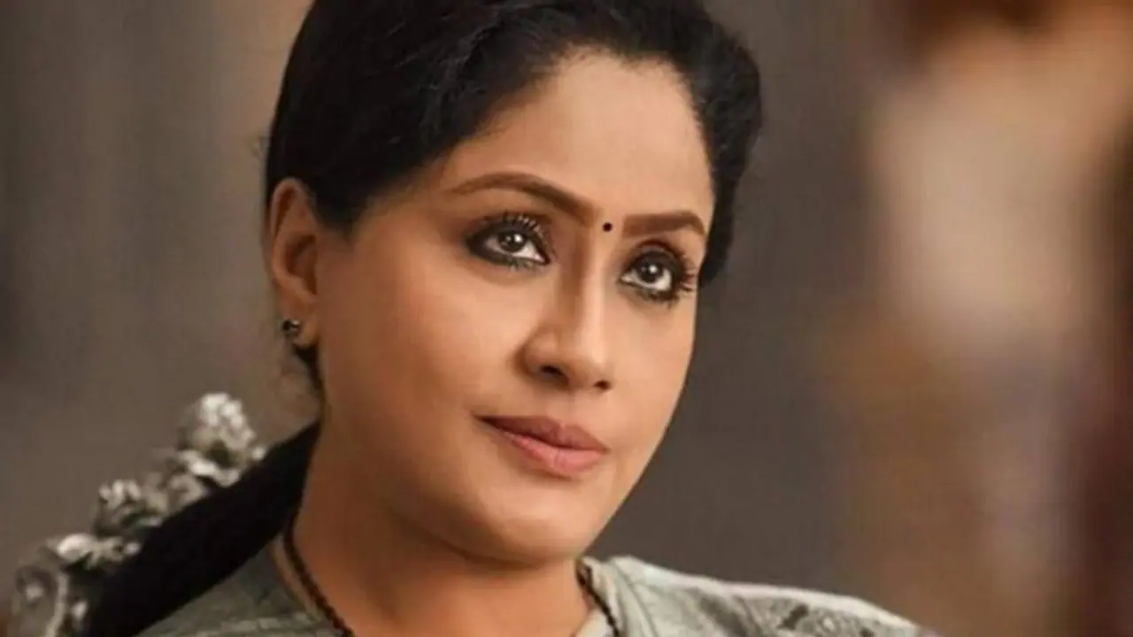 తెలంగాణ కోసం పోరాడి శతృవుగా మారా: విజయశాంతి 