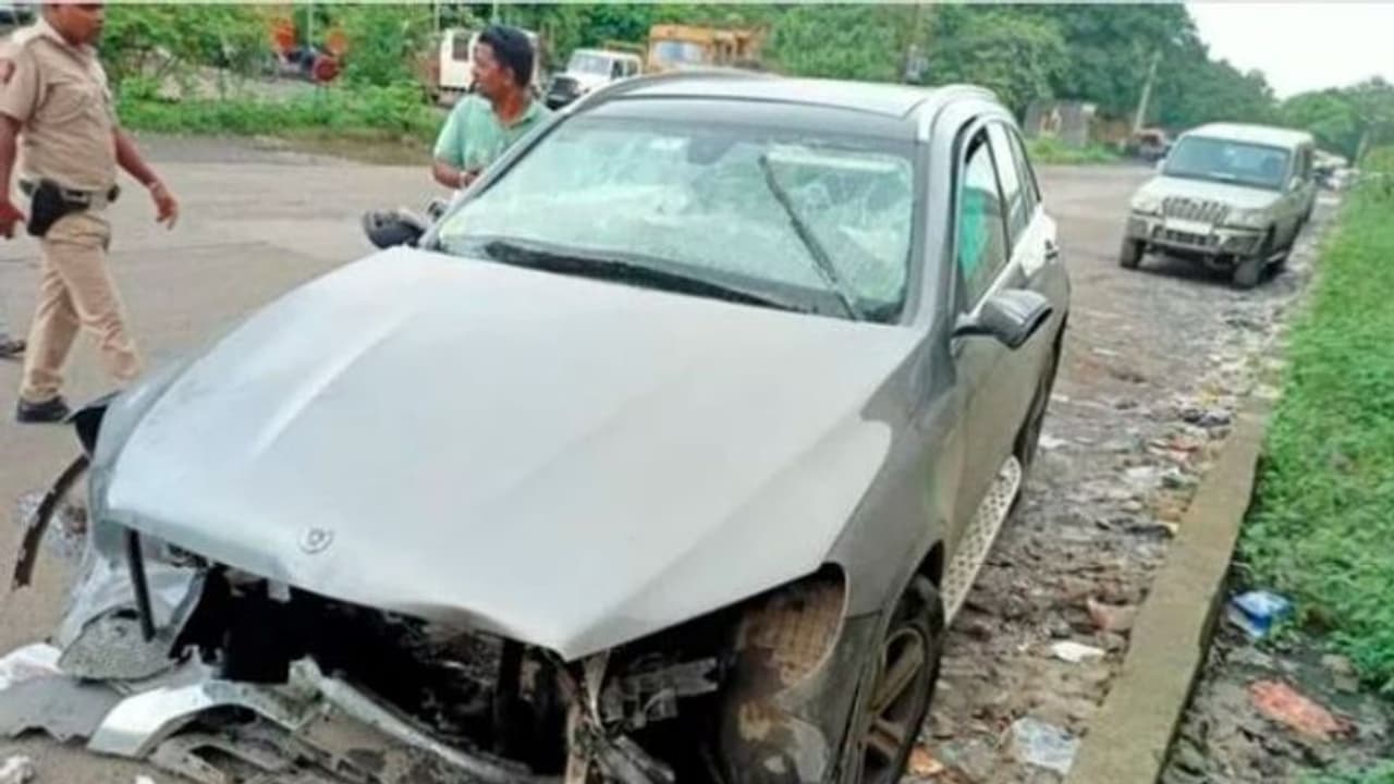 साइरस की दुर्घटनाग्रस्त कार की जांच करेगी मर्सिडीज बेंज की स्पेशल टीम, हादसे की 'सटीक' वजह का लगाएगी पता साइरस की दुर्घटनाग्रस्त कार की जांच करेगी मर्सिडीज बेंज की स्पेशल टीम, हादसे की 'सटीक' वजह का लगाएगी पता