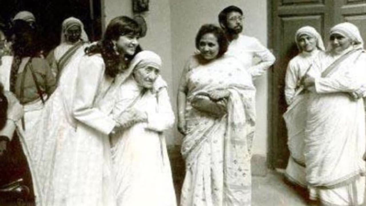 Mother Teresa : सुष्मिता सेन को थी मदर टेरेसा की ये बात सबसे ज्यादा पसंद, प्रियंका चोपड़ा ने याद की वो बात Mother Teresa : सुष्मिता सेन को थी मदर टेरेसा की ये बात सबसे ज्यादा पसंद, प्रियंका चोपड़ा ने याद की वो बात