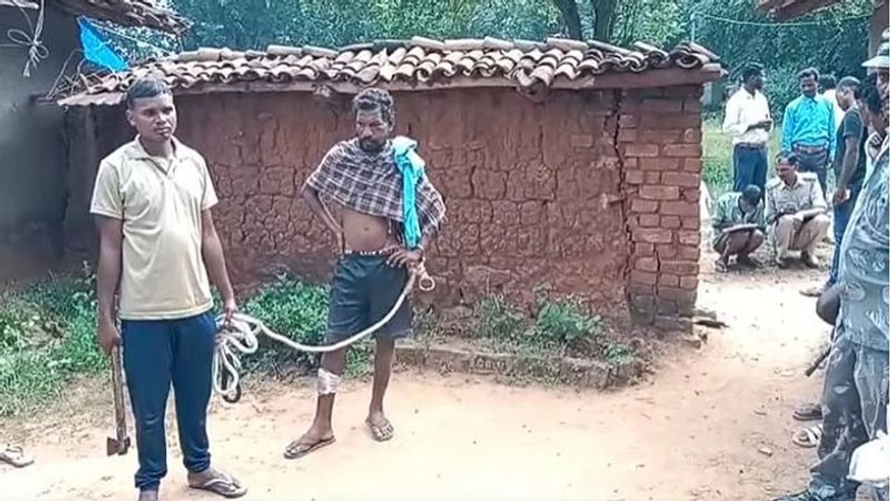 आदत सुधारने रोज टोकता था मालिक, तमतमाए नौकर ने पति पत्नी को काट डाला बच्चों का भी बहाया खून आदत सुधारने रोज टोकता था मालिक, तमतमाए नौकर ने पति पत्नी को काट डाला बच्चों का भी बहाया खून