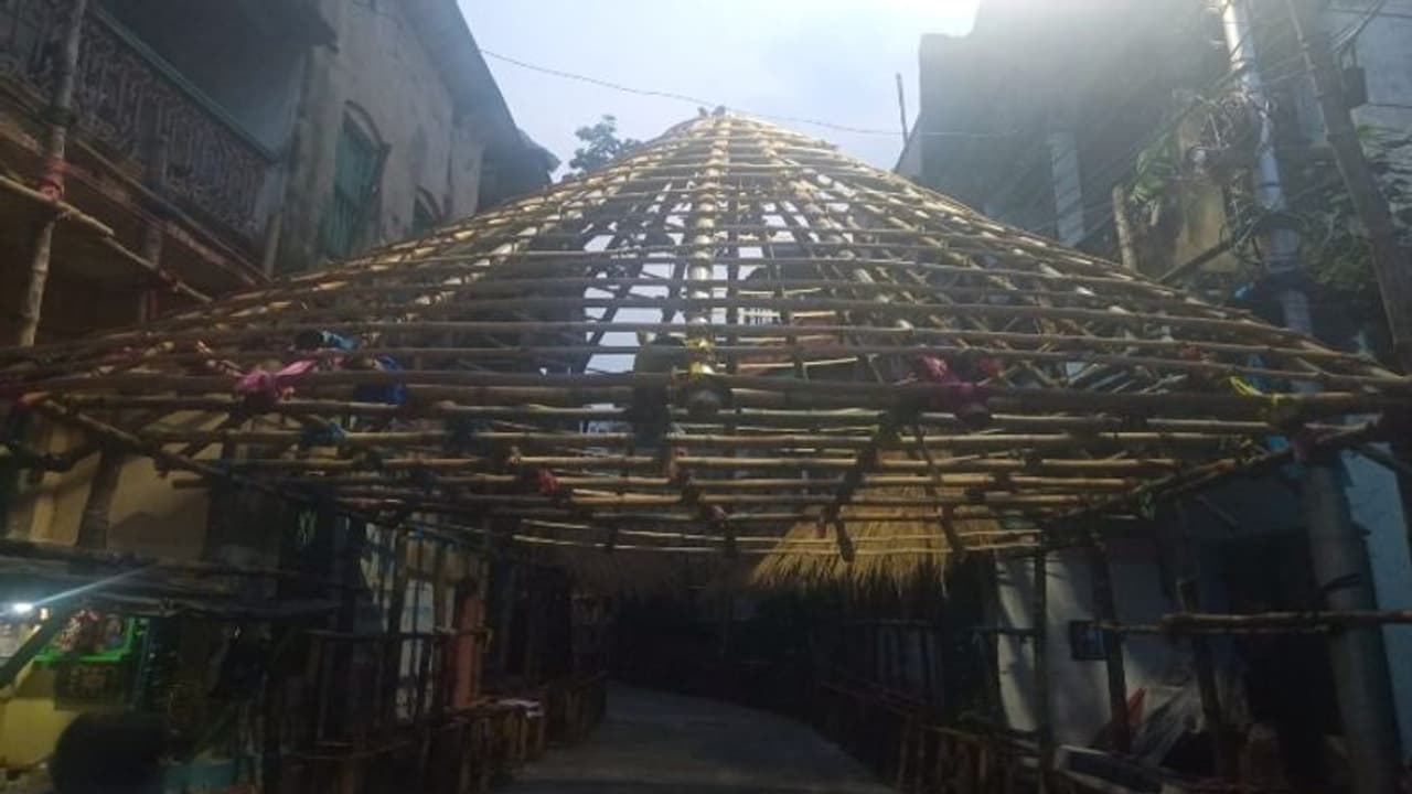 ছোটবেলার স্মৃতি উসকে শিলাদ্রিজার থিমে চমক দিতে তৈরি কালীঘাট নেপাল ভট্টাচার্য স্ট্রিট ক্লাব ছোটবেলার স্মৃতি উসকে শিলাদ্রিজার থিমে চমক দিতে তৈরি কালীঘাট নেপাল ভট্টাচার্য স্ট্রিট ক্লাব