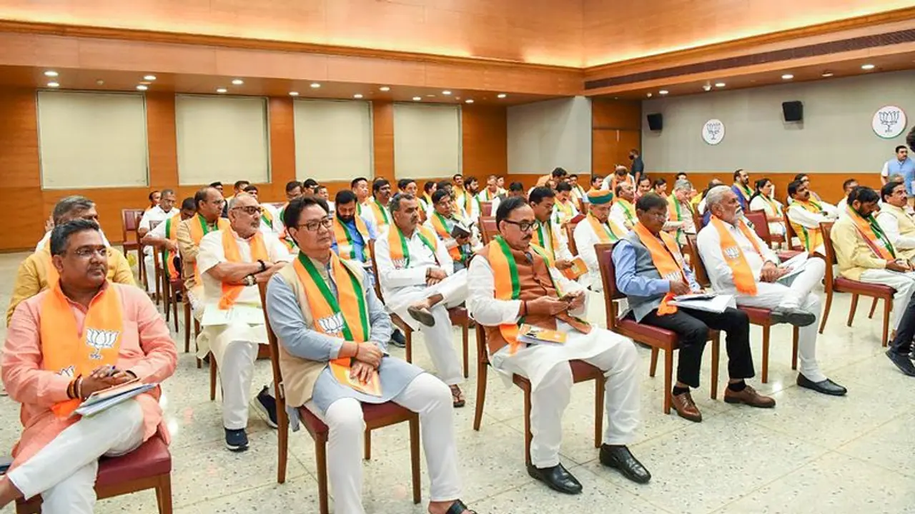 नीतीश कुमार हुए सक्रिय तो एक्शन में BJP: मिशन 2024 की रणनीति के लिए शाह ने की मंत्रियों संग मीटिंग