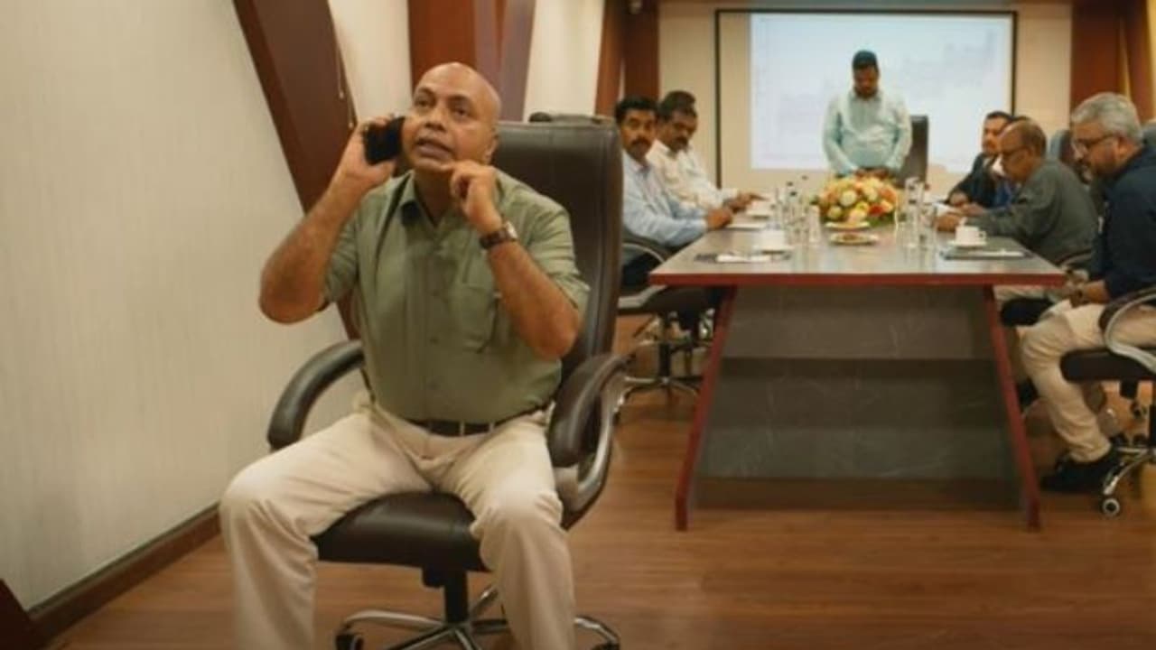 തിയറ്ററുകളില്‍ പൊട്ടിച്ചിരി തീര്‍ത്ത 'ഡോ. സുനില്‍ ഐസക്'; 'പാല്‍തു ജാന്‍വര്‍' സക്സസ് ട്രെയ്‍ലര്‍