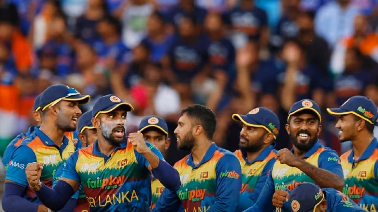 टीम इंडिया की हार: एक्सपीरिमेंट ने डुबोई भारत की लुटिया, श्रीलंकाई तिकड़ी ने बिगाड़ा टीम इंडिया का खेल टीम इंडिया की हार: एक्सपीरिमेंट ने डुबोई भारत की लुटिया, श्रीलंकाई तिकड़ी ने बिगाड़ा टीम इंडिया का खेल