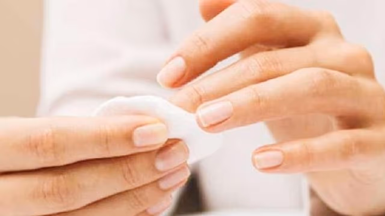 TV में दीवानी बहू ने सास की काट डालीं 3 उंगलियां, पति को भी जड़ा चांटा...वजह जान पुलिस भी रह गई सन्न TV में दीवानी बहू ने सास की काट डालीं 3 उंगलियां, पति को भी जड़ा चांटा...वजह जान पुलिस भी रह गई सन्न