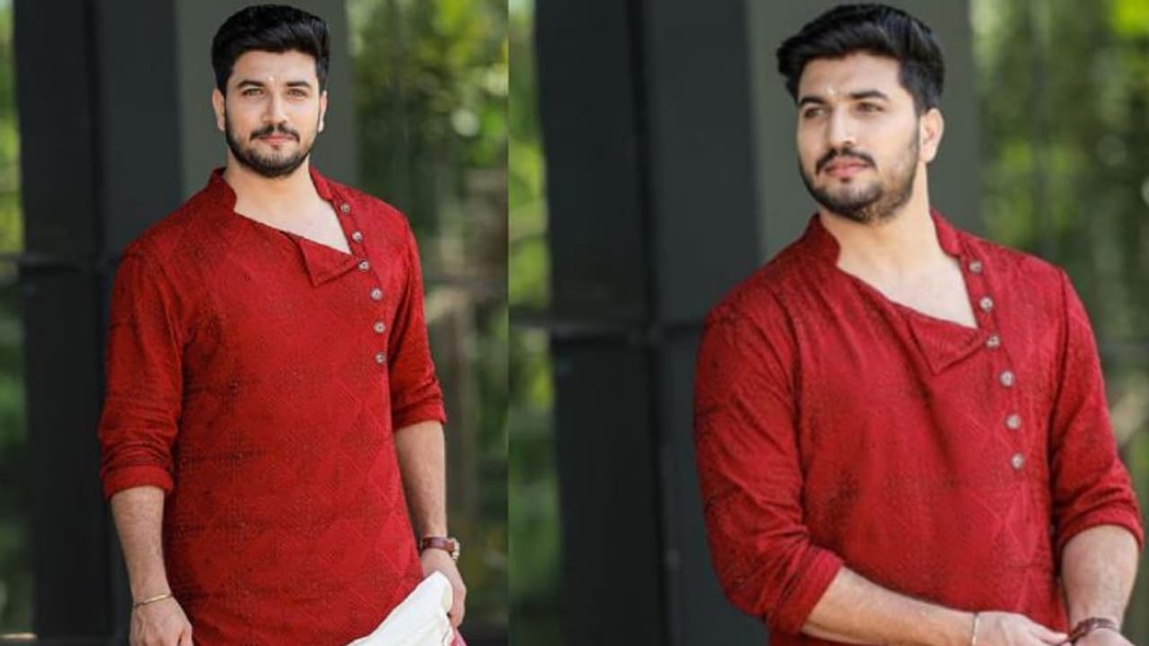 'ഓണ കലാപരിപാടികൾ ആരംഭിക്കുകയാണ്', തകർപ്പൻ ലുക്കിൽ ജീവ