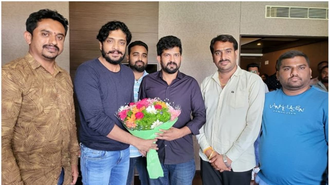 ಸರ್ಕಾರ ಚಿತ್ರನಗರಿ ಅಭಿವೃದ್ಧಿ ಕೆಲಸ ಪ್ರಾರಂಭಿಸಲಿ: ಸಂಸದ ಪ್ರತಾಪ್ ಸಿಂಹಗೆ ನಟ ವಸಿಷ್ಠ ಸಿಂಹ ಮನವಿ ಸರ್ಕಾರ ಚಿತ್ರನಗರಿ ಅಭಿವೃದ್ಧಿ ಕೆಲಸ ಪ್ರಾರಂಭಿಸಲಿ: ಸಂಸದ ಪ್ರತಾಪ್ ಸಿಂಹಗೆ ನಟ ವಸಿಷ್ಠ ಸಿಂಹ ಮನವಿ