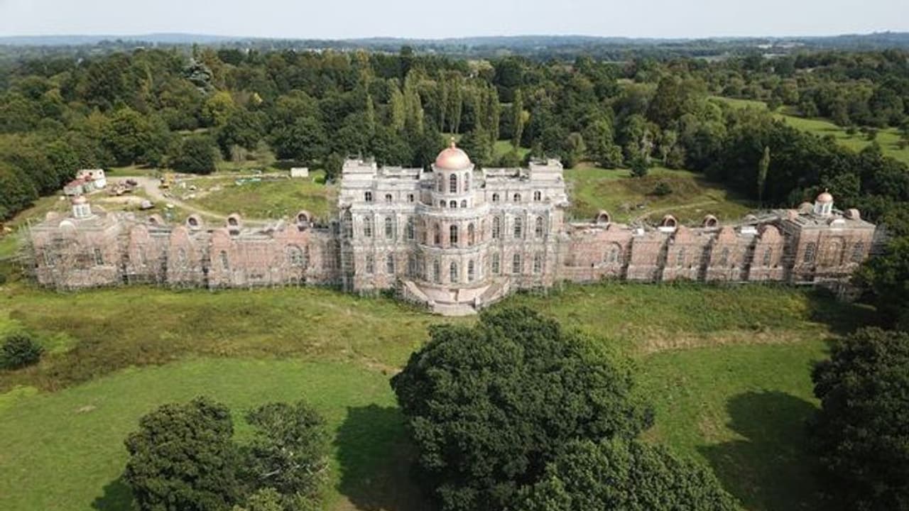 40 വര്‍ഷമായിട്ടും പണി തീരാതെ ഒരു പ്രേതഭവനം; ബക്കിംഗ് ഹാം കൊട്ടാരത്തേക്കാള്‍ വലുത്! 