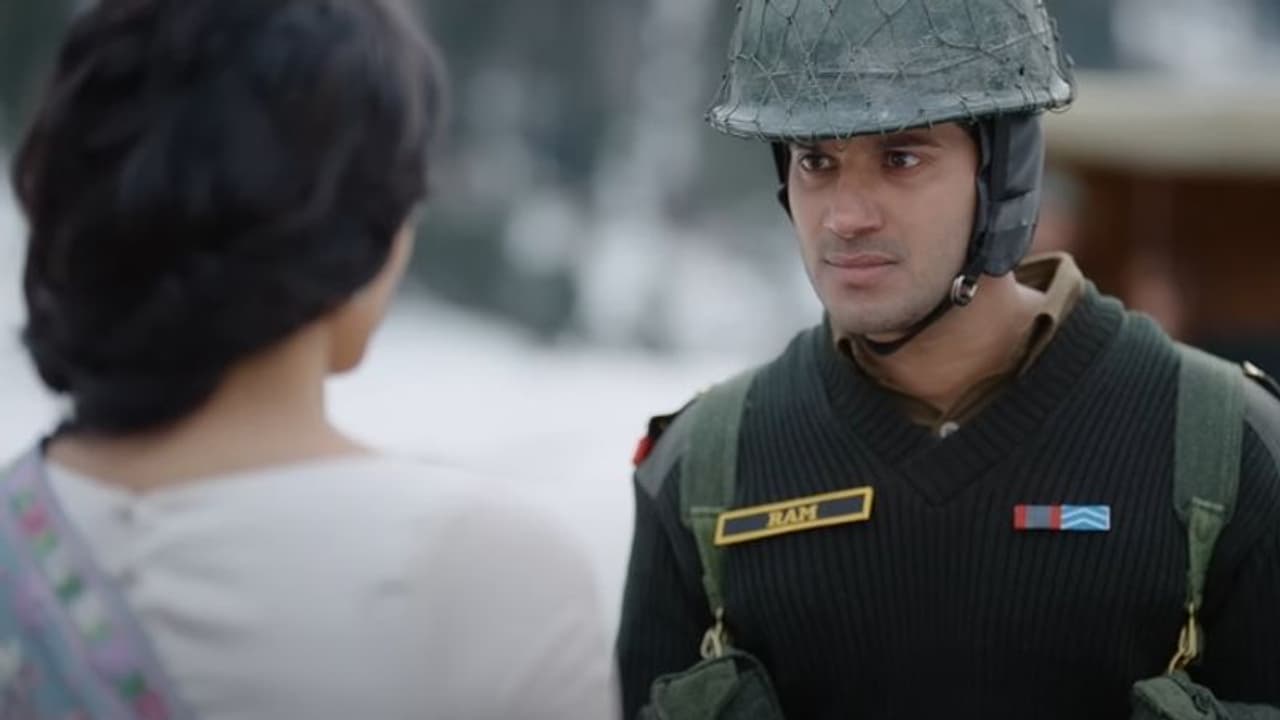 തെലുങ്ക് പ്രേക്ഷകരെ വിസ്മയിപ്പിച്ച ദുല്ഖര്; 'സീതാ രാമം' വീഡിയോ സോംഗ് തെലുങ്ക് പ്രേക്ഷകരെ വിസ്മയിപ്പിച്ച ദുല്ഖര്; 'സീതാ രാമം' വീഡിയോ സോംഗ്