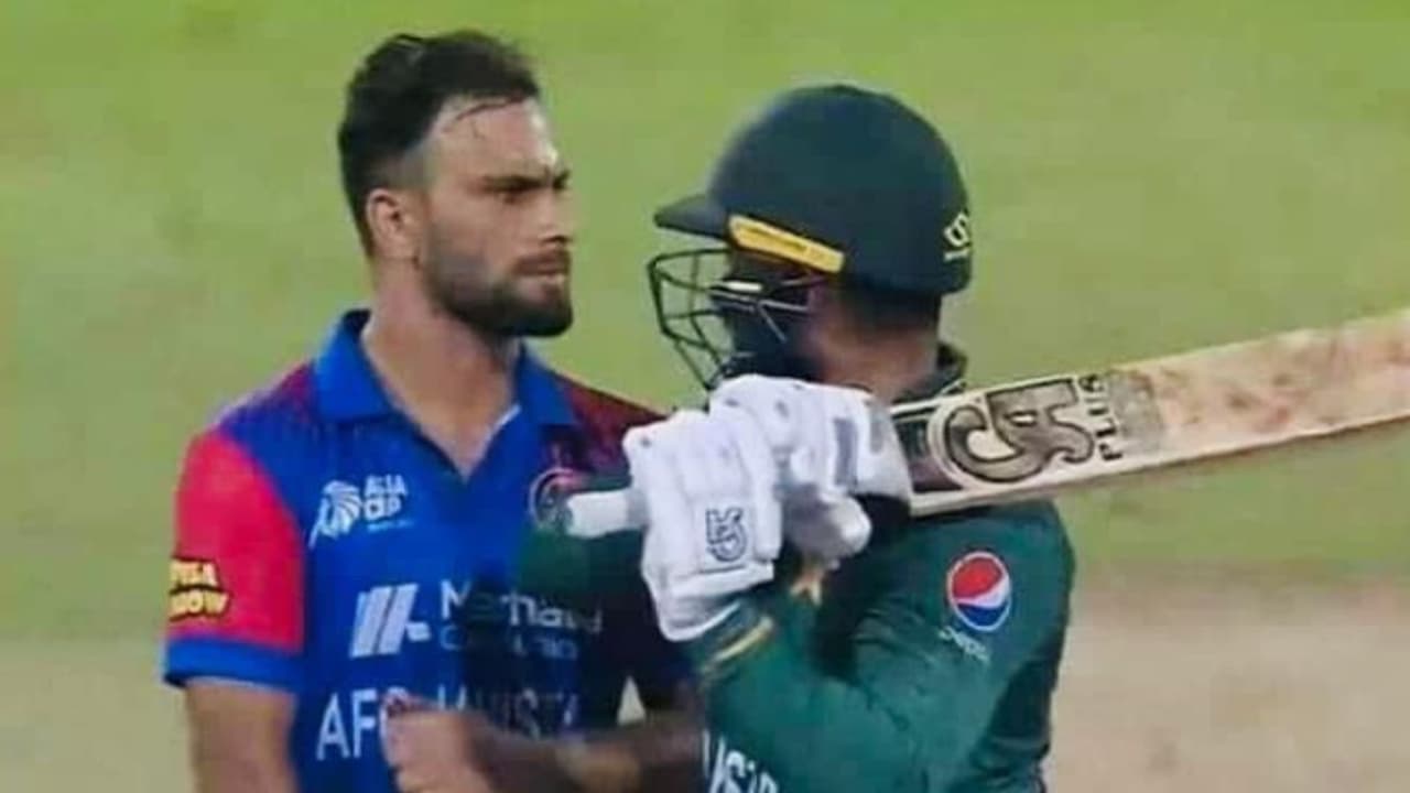 'ബാറ്റ് വീശിയത് വിവരക്കേടിന്റെ അങ്ങേയറ്റം'; ആസിഫ് അലിയെ വിലക്കണമെന്ന ആവശ്യവുമായി അഫ്ഗാന് മുന് നായകന് 'ബാറ്റ് വീശിയത് വിവരക്കേടിന്റെ അങ്ങേയറ്റം'; ആസിഫ് അലിയെ വിലക്കണമെന്ന ആവശ്യവുമായി അഫ്ഗാന് മുന് നായകന്