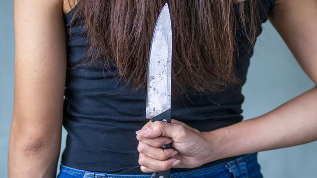 पहले लिखा it's time to kill, फिर मारा पति को 2 बार चाकू, जानें कातिल पत्नी का सच पहले लिखा it's time to kill, फिर मारा पति को 2 बार चाकू, जानें कातिल पत्नी का सच