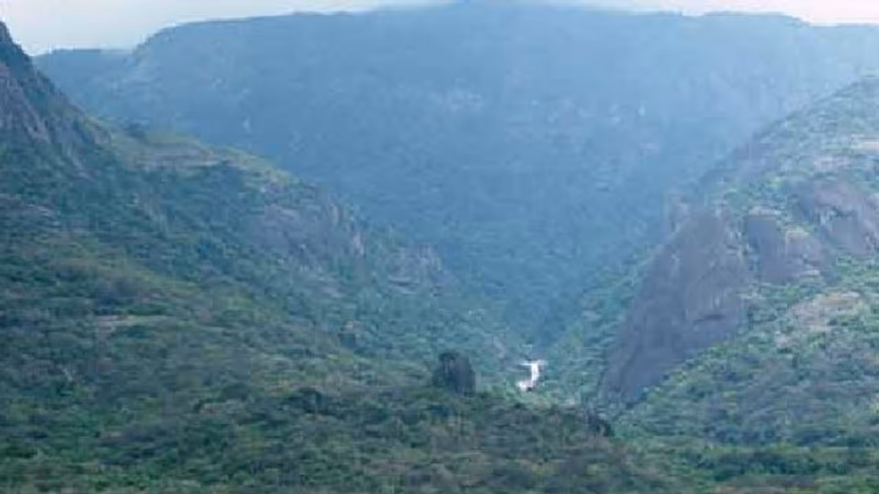 தோஷங்களை நிவர்த்தி செய்யும் அத்ரி மலை.. தோஷங்களை நிவர்த்தி செய்யும் அத்ரி மலை..