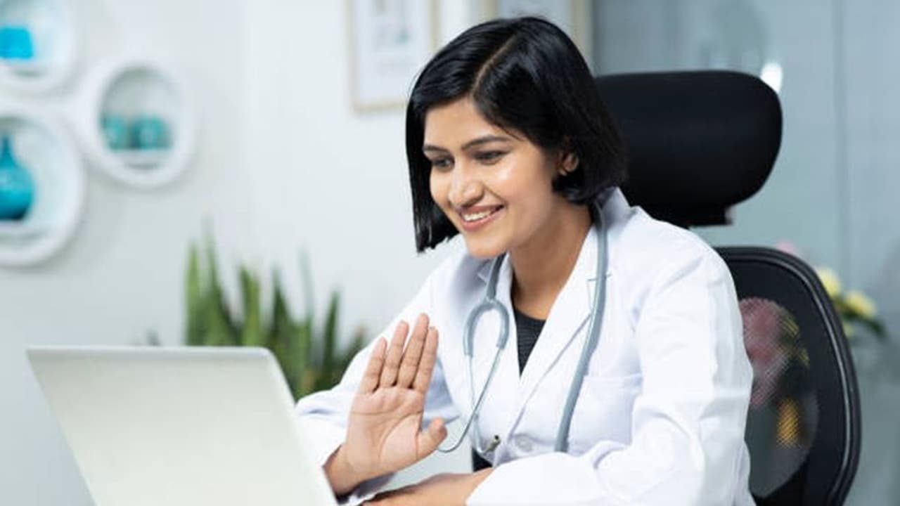 NEET नहीं कर सके पास तो न करें चिंता: मेडिकल फील्ड में करियर बनाने के और भी है ऑप्शन NEET नहीं कर सके पास तो न करें चिंता: मेडिकल फील्ड में करियर बनाने के और भी है ऑप्शन