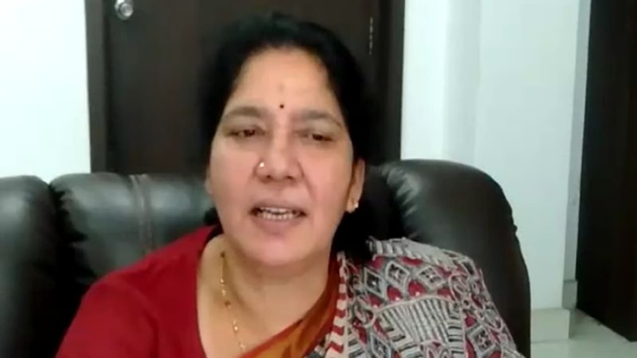 మెడికో ప్రీతి ఆరోగ్యం మెరుగుపడుతుంది: మంత్రి సత్యవతి రాథోడ్ మెడికో ప్రీతి ఆరోగ్యం మెరుగుపడుతుంది: మంత్రి సత్యవతి రాథోడ్