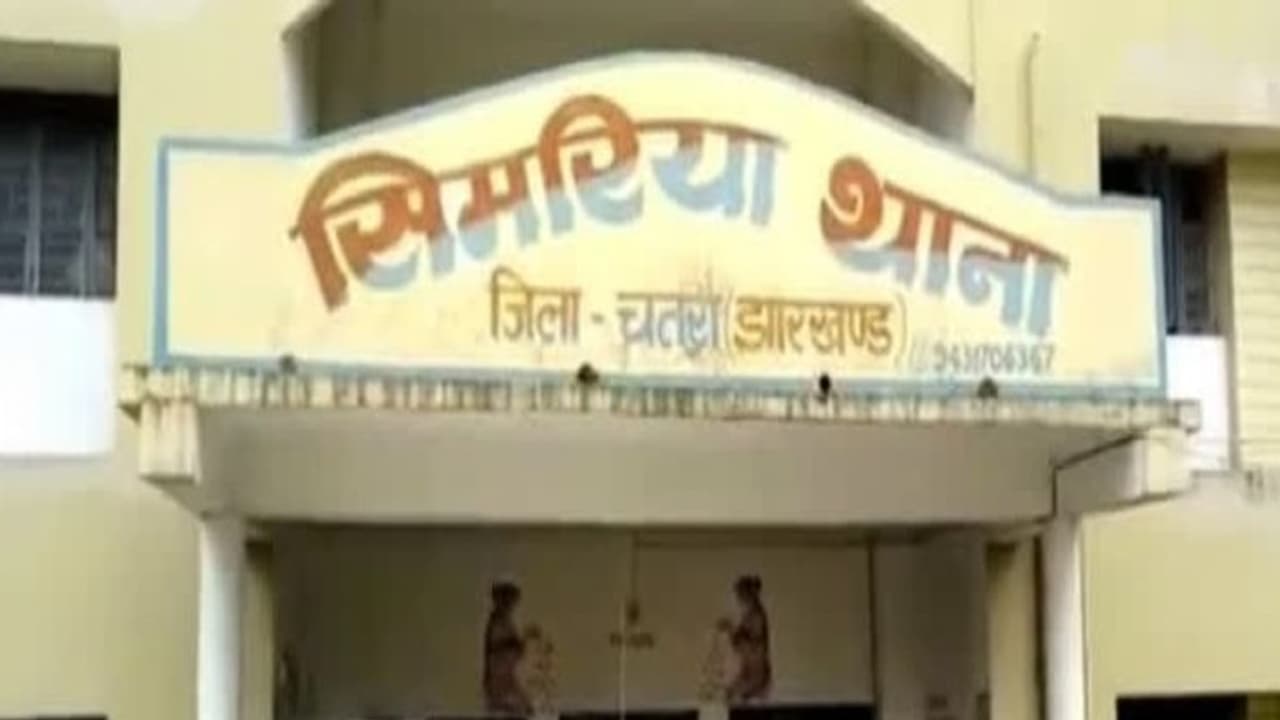 रिश्तेदार के घर से लौट रहे थे दादा पोता, नेशनल हाईवे में इस हालत में मिले दोनो,गुस्साए लोगों ने किया चक्का जाम रिश्तेदार के घर से लौट रहे थे दादा पोता, नेशनल हाईवे में इस हालत में मिले दोनो,गुस्साए लोगों ने किया चक्का जाम