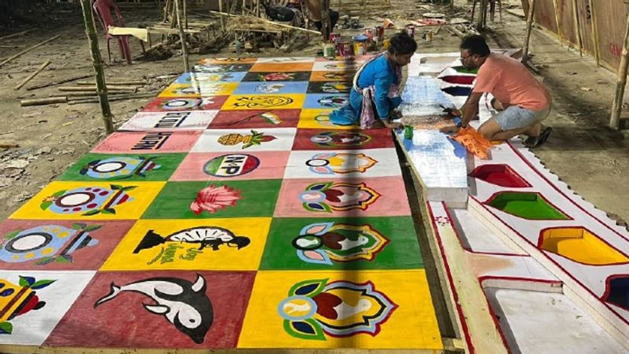 পাগলা জগাই গানের ভিত্তিতে তৈরি হচ্ছে বাঘাযতীন বি অ্যান্ড সি ব্লক পুজো প্যান্ডেল, কেন্দ্রে লড়ি চালকের কাহিনি পাগলা জগাই গানের ভিত্তিতে তৈরি হচ্ছে বাঘাযতীন বি অ্যান্ড সি ব্লক পুজো প্যান্ডেল, কেন্দ্রে লড়ি চালকের কাহিনি