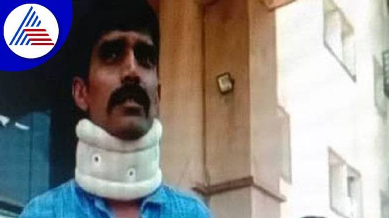 ಕಲಬುರಗಿ: ಗಣಪತಿ ಬಂದೋಬಸ್ತ್ನಲ್ಲಿದ್ದಾಗ ಪೇದೆಗೆ ಎಸಿಪಿ ಕಪಾಳಮೋಕ್ಷ ಕಲಬುರಗಿ: ಗಣಪತಿ ಬಂದೋಬಸ್ತ್ನಲ್ಲಿದ್ದಾಗ ಪೇದೆಗೆ ಎಸಿಪಿ ಕಪಾಳಮೋಕ್ಷ