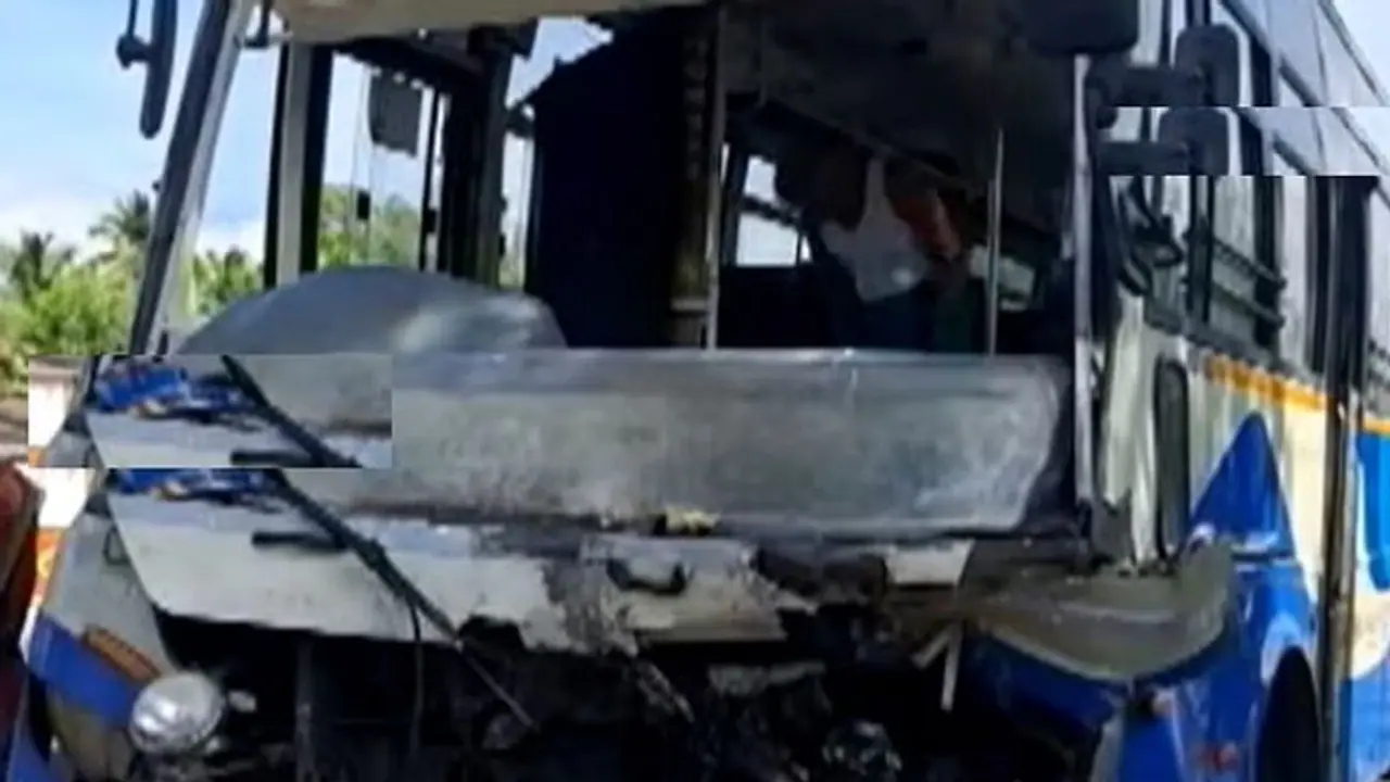 ரன்னிங் போது வெடித்த கார் டயர்! எதிர் திசையில் சென்று அரசு பேருந்து மீது மோதல்.. 4 பேர் ரத்த வெள்ளத்தில் பலி.!