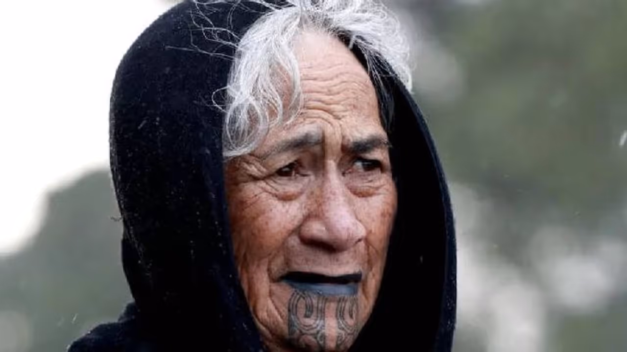 മുഖത്ത് മാവോറി ടാറ്റൂ വരുന്ന ഫിൽറ്റർ, വ്യാപകപ്രതിഷേധത്തെ തുടർന്ന് സ്നാപ്ചാറ്റ് പിൻവലിച്ചു മുഖത്ത് മാവോറി ടാറ്റൂ വരുന്ന ഫിൽറ്റർ, വ്യാപകപ്രതിഷേധത്തെ തുടർന്ന് സ്നാപ്ചാറ്റ് പിൻവലിച്ചു