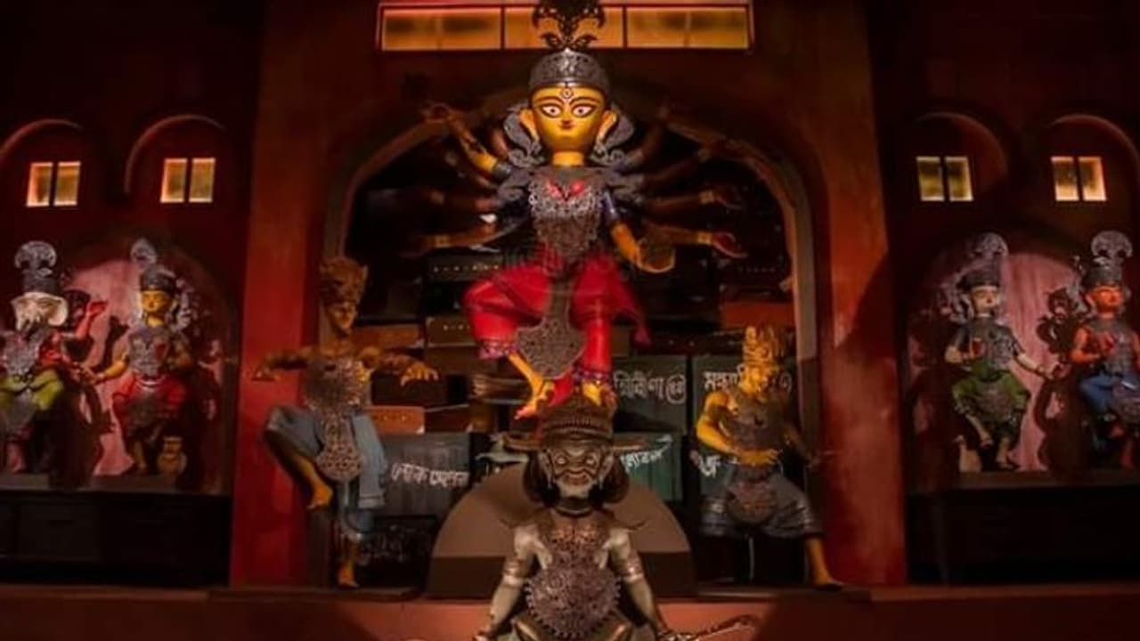 মানবীর রূপান্তর মণ্ডপের পরতে পরতে ফুটে উঠবে এই দৃশ্য, দর্শকদের কথা মাথায় রেখেই সাজছে কাঁকুরগাছি যুবকবৃন্দ মানবীর রূপান্তর মণ্ডপের পরতে পরতে ফুটে উঠবে এই দৃশ্য, দর্শকদের কথা মাথায় রেখেই সাজছে কাঁকুরগাছি যুবকবৃন্দ