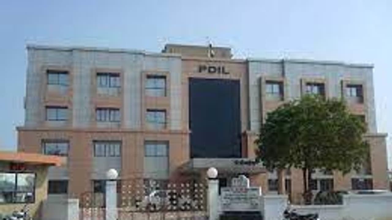 ரூ.50,000 சம்பளத்தில் மத்திய அரசு வேலை.. பொறியியல் பட்டதாரிகள் விண்ணப்பிக்கலாம்.. விவரம் இதோ..