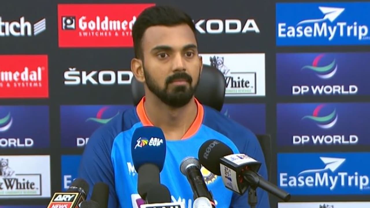 BAN vs IND: 2வது டெஸ்ட்டில் குல்தீப் யாதவை பென்ச்சில் உட்காரவைத்தது ஏன்..? கேஎல் ராகுல் விளக்கம் 