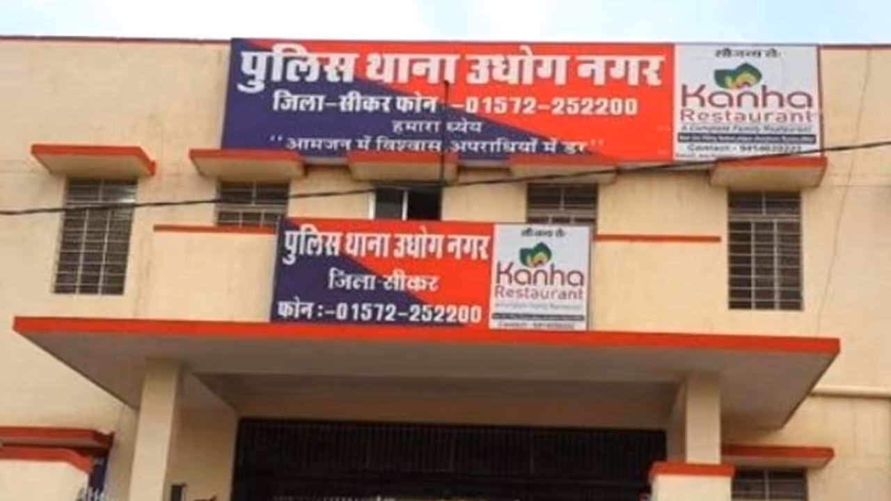 पति पत्नी को मोबाइल पर मिल रहे दहशत वाले आडियो वीडियो, आरोपी मिलने की कर रहे मांग, जानिए क्या है मामला पति पत्नी को मोबाइल पर मिल रहे दहशत वाले आडियो वीडियो, आरोपी मिलने की कर रहे मांग, जानिए क्या है मामला