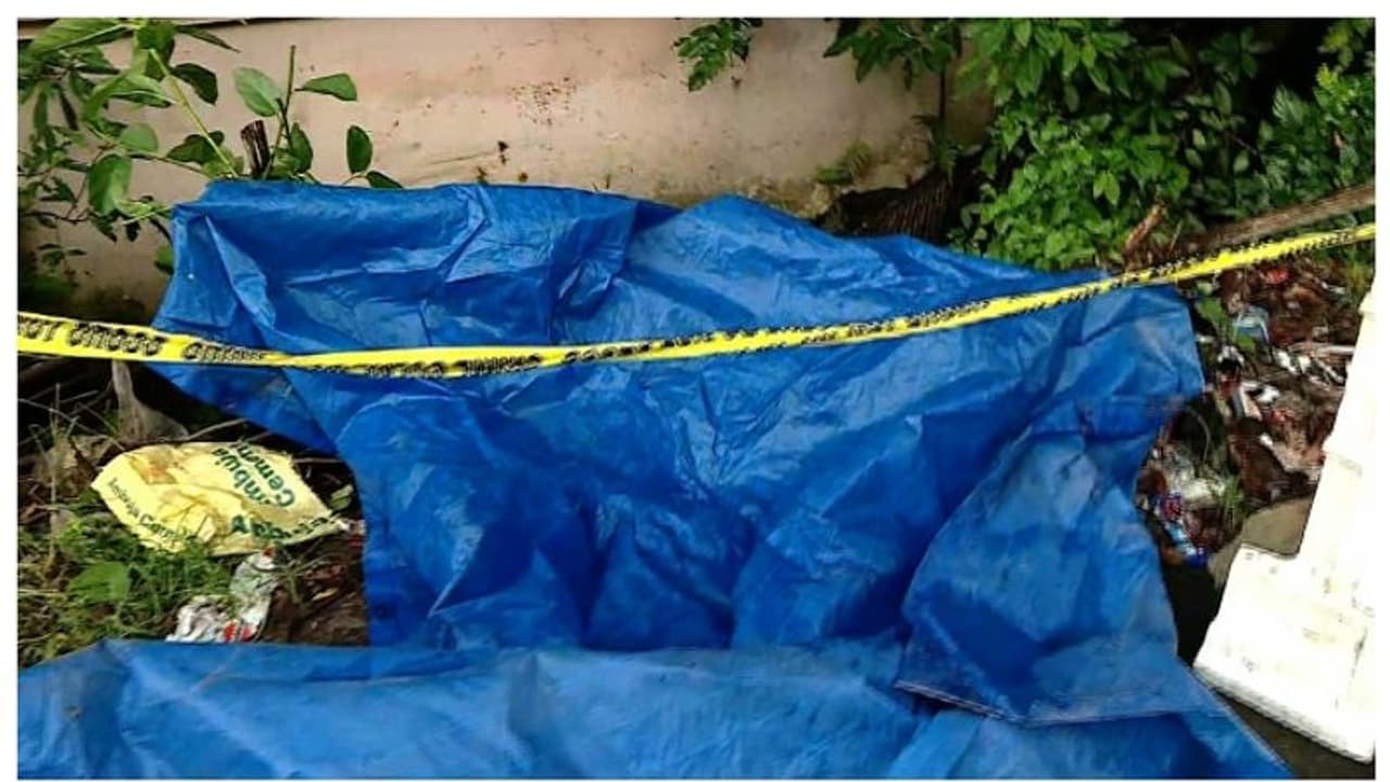 സമൂഹമാധ്യമത്തിലെ പോസ്റ്റിനെ ചൊല്ലി തര്ക്കം, യുവാവിനെ കുത്തിക്കൊന്നു, പ്രതി പിടിയില് സമൂഹമാധ്യമത്തിലെ പോസ്റ്റിനെ ചൊല്ലി തര്ക്കം, യുവാവിനെ കുത്തിക്കൊന്നു, പ്രതി പിടിയില്