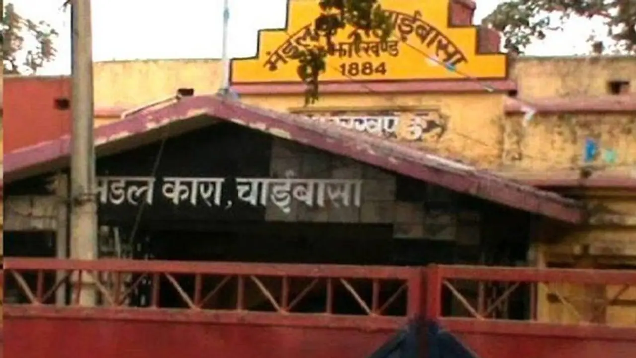 5 मर्डर करने वाले आरोपी ने जेल की छत से कूद किया सुसाइड, जेलर बोले साइको की तरह करने लगा था हरकते 5 मर्डर करने वाले आरोपी ने जेल की छत से कूद किया सुसाइड, जेलर बोले साइको की तरह करने लगा था हरकते