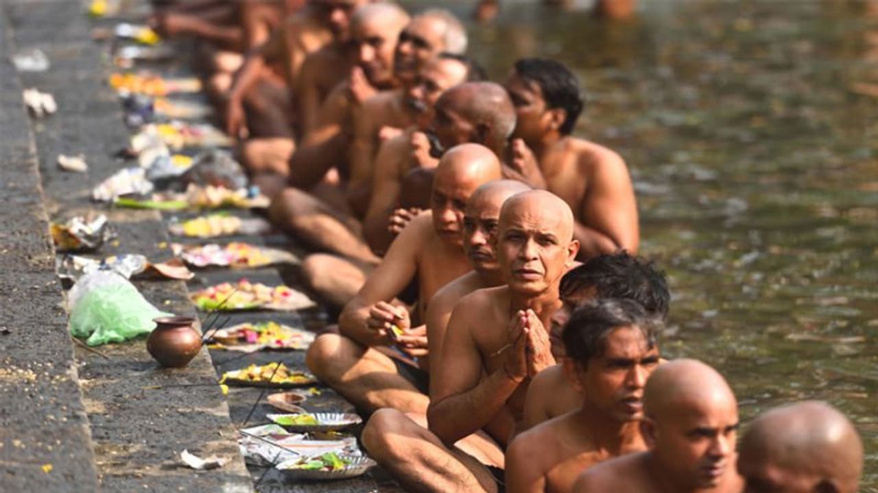 पितृ पक्ष में सपने में दिखते हैं पूर्वज, तो है कुछ बड़ी वजह.. जानिए उनकी मुद्रा क्या दे रही है संकेत 