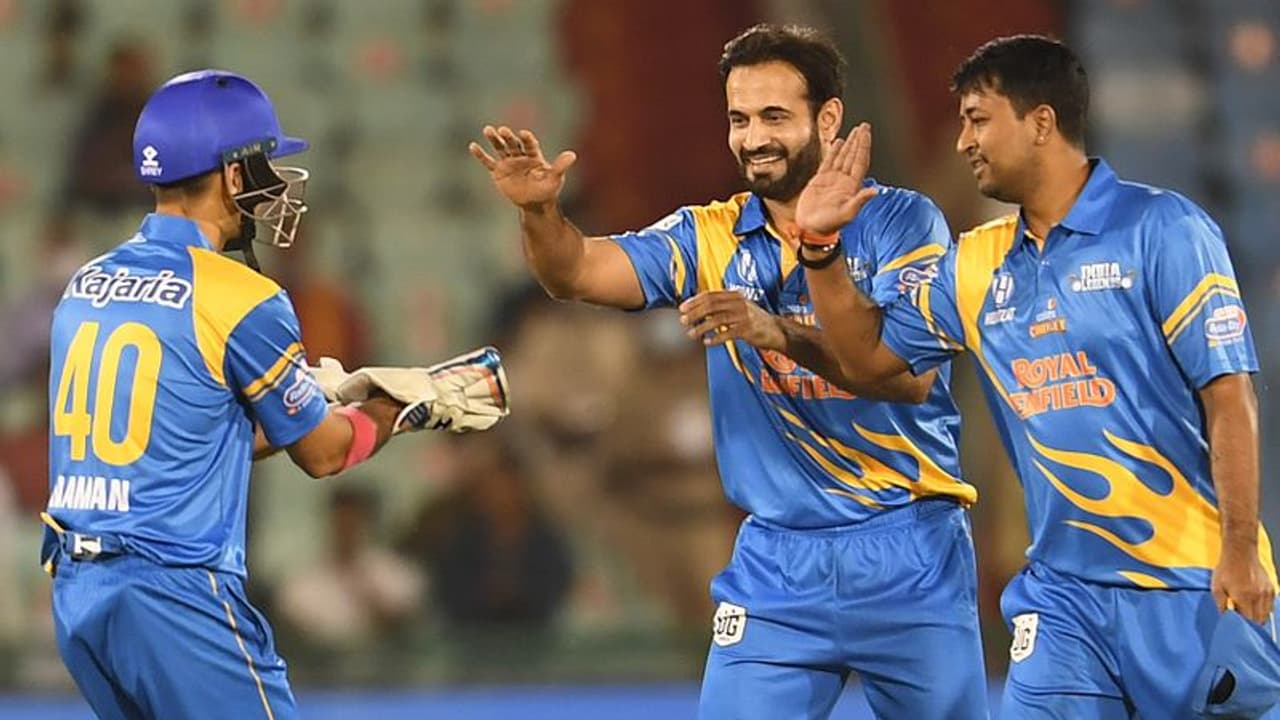 भूल जाएं एशिया कप: यहां देखें तेंदुलकर ब्रेट ली की जंग, क्या करेंगे लारा, रोड्स के हाथों में कैसे चिपकेगी बॉल