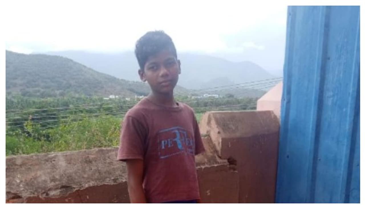 അട്ടപ്പാ‌ടിയിൽ 13 വയസ്സുകാരൻ കുഴഞ്ഞുവീണ് മരിച്ചു