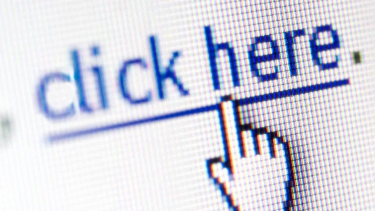 സോഷ്യൽമീഡിയയിലെ ഇത്തരം ലിങ്കുകളില് ക്ലിക്ക് ചെയ്യരുത് ; പണിയാകുമെന്ന് മുന്നറിയിപ്പ് സോഷ്യൽമീഡിയയിലെ ഇത്തരം ലിങ്കുകളില് ക്ലിക്ക് ചെയ്യരുത് ; പണിയാകുമെന്ന് മുന്നറിയിപ്പ്