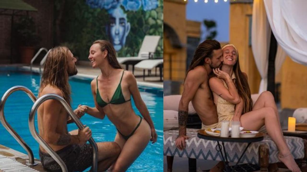 10 साल तक हनीमून पर रहेंगे ये कपल,खर्च निकालने के लिए करते हैं ये हैरान करने वाला काम 10 साल तक हनीमून पर रहेंगे ये कपल,खर्च निकालने के लिए करते हैं ये हैरान करने वाला काम