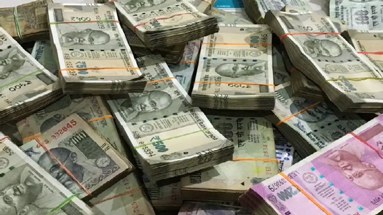 ED raids six places in Kolkata, seizes around Rs 7 crore cash in mobile app fraud case ED raids six places in Kolkata, seizes around Rs 7 crore cash in mobile app fraud case