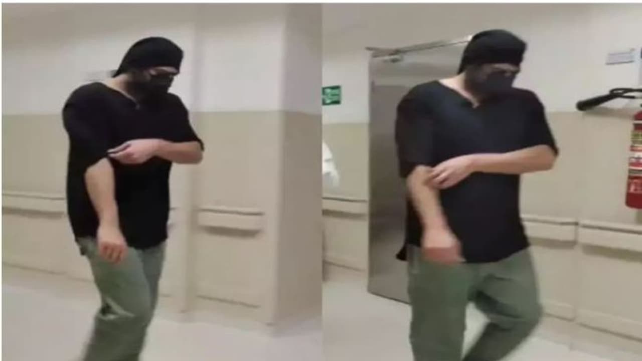 #Prabhas:హాస్పిటల్లో ప్రభాస్ (వీడియో)..కారణం అదేనా? #Prabhas:హాస్పిటల్లో ప్రభాస్ (వీడియో)..కారణం అదేనా?