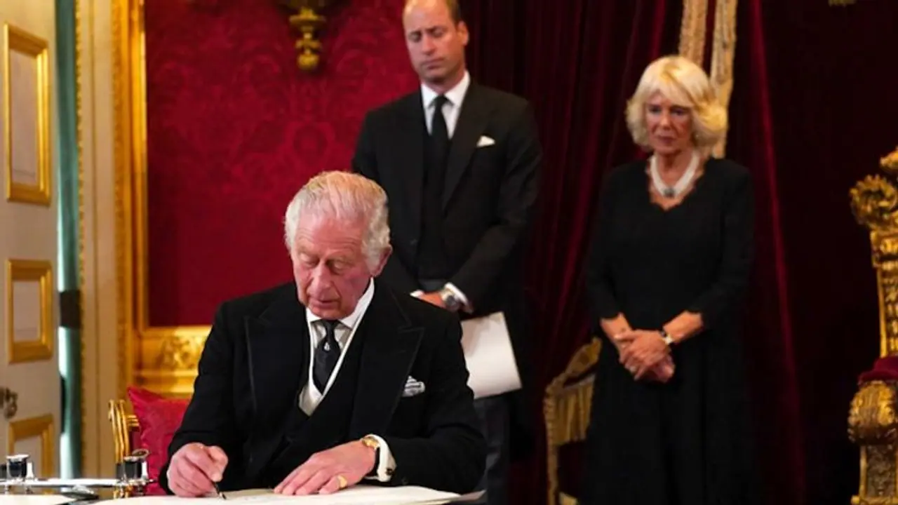 King Charles III proclamation: Use of ink pot gifted by Prince William and Harry seen as show of support? King Charles III proclamation: Use of ink pot gifted by Prince William and Harry seen as show of support?