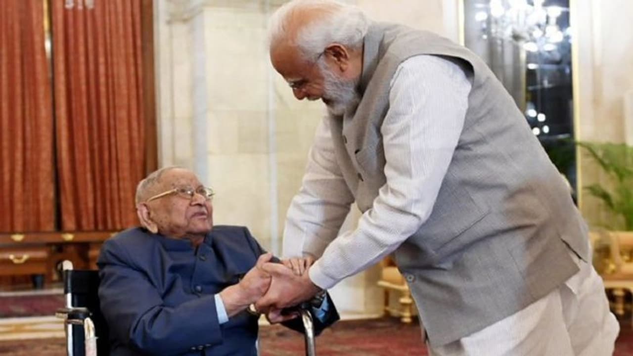 पद्म विभूषण पुरस्कार विजेता पुरातत्वविद् बीबी लाल का निधन, प्रधानमंत्री नरेंद्र मोदी ने दी श्रद्धांजलि पद्म विभूषण पुरस्कार विजेता पुरातत्वविद् बीबी लाल का निधन, प्रधानमंत्री नरेंद्र मोदी ने दी श्रद्धांजलि