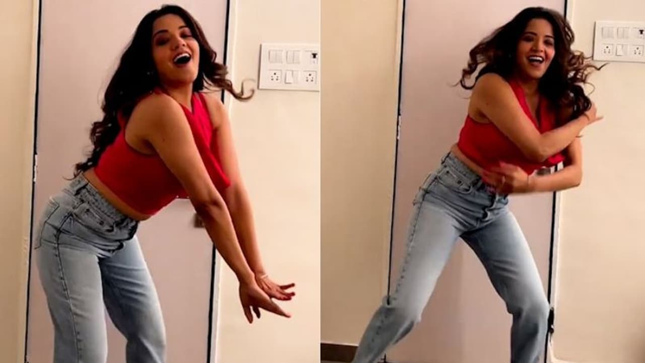 मोनालिसा ने 'ब्रह्मास्त्र' के गाने 'डांस का भूत' में दिखाए हॉट मूव्स, रणबीर कपूर, आलिया भट्ट की कॉपी